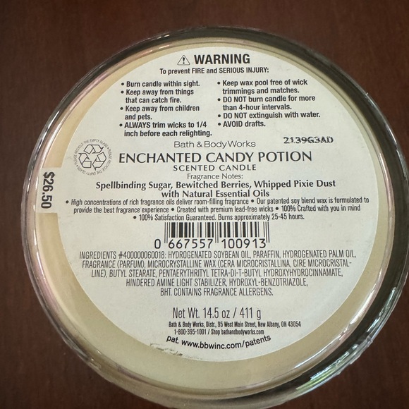 NWT Bath & Body Works Candle - Picture 2 of 5